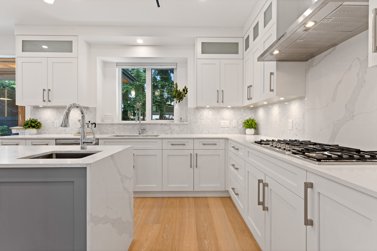 939 Clements Ave, North Vancouver 18