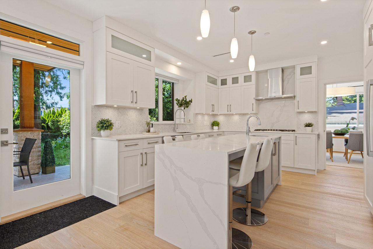939 Clements Ave, North Vancouver 14