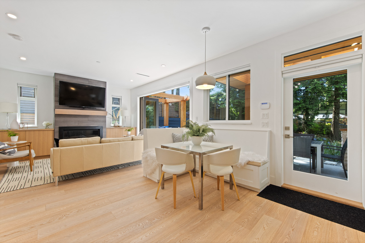 939 Clements Ave, North Vancouver 29