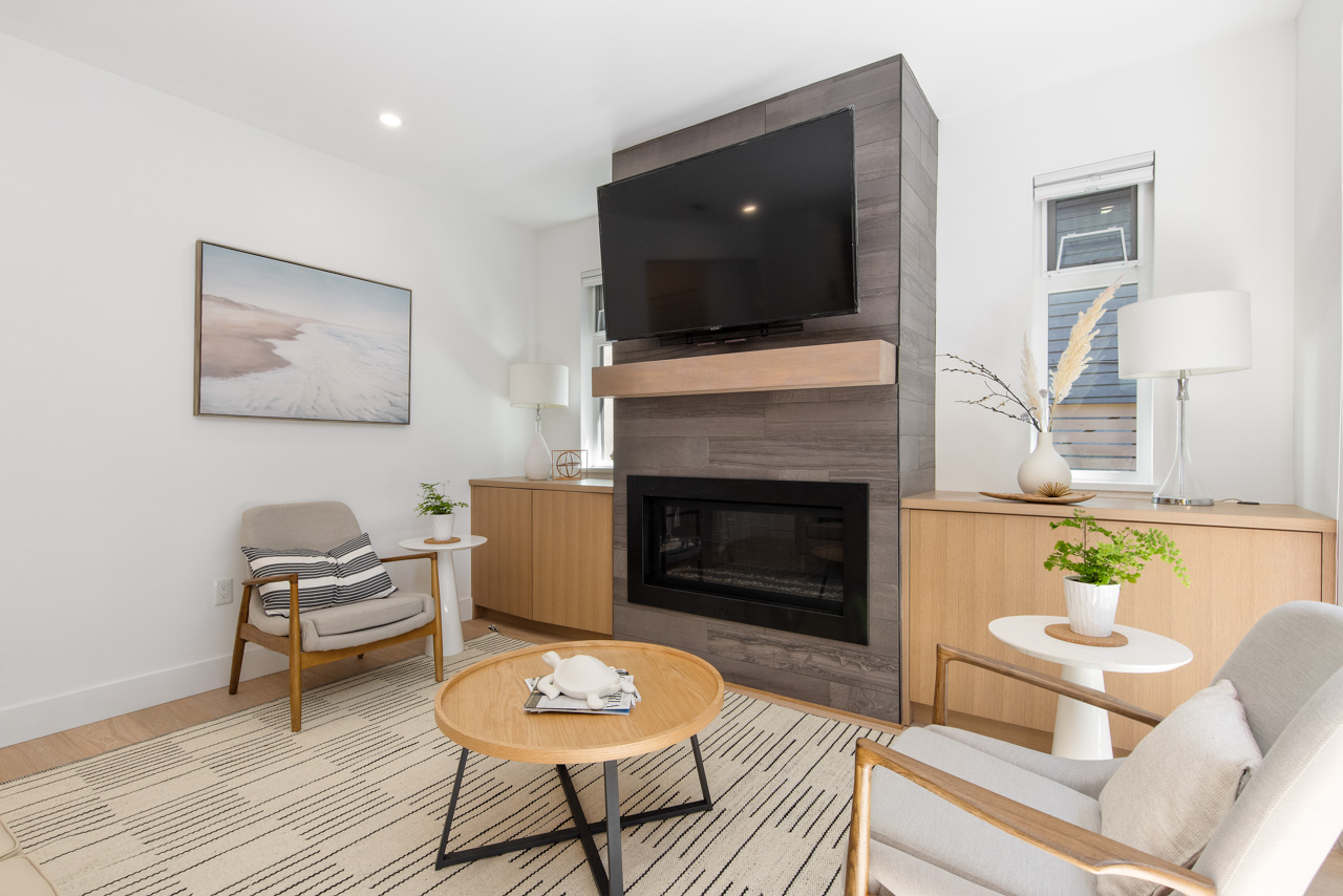 939 Clements Ave, North Vancouver 32