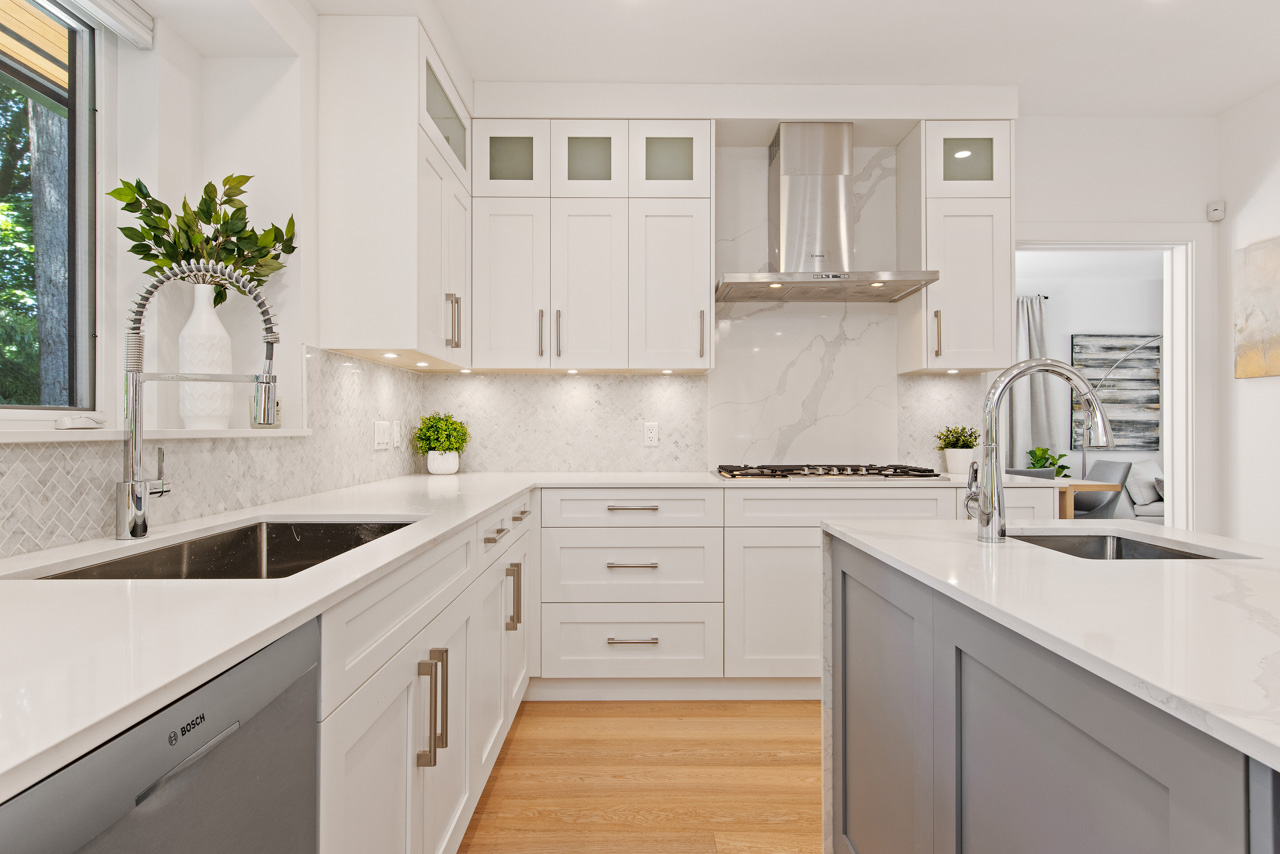 939 Clements Ave, North Vancouver 25