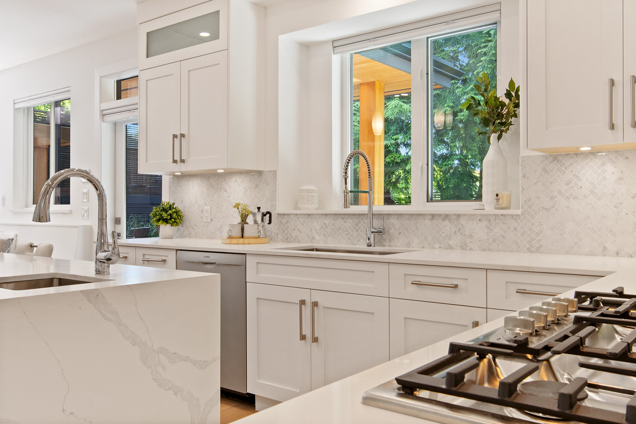 939 Clements Ave, North Vancouver 16