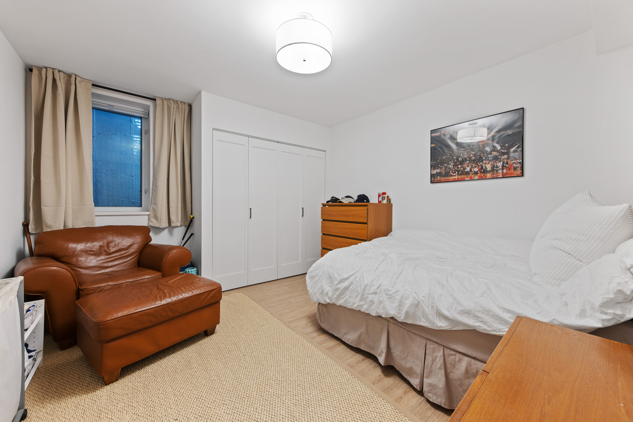 939 Clements Ave, North Vancouver 81
