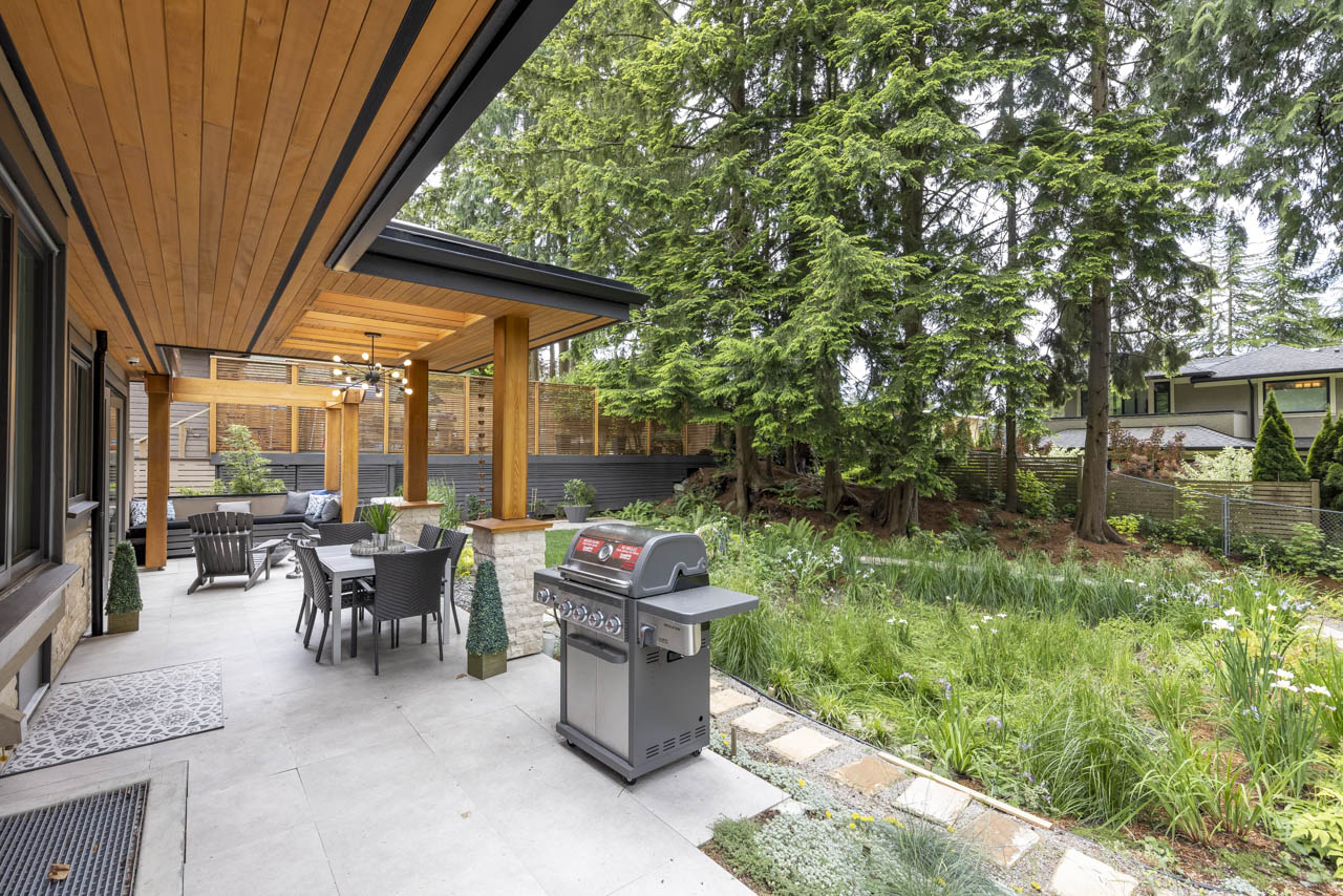 939 Clements Ave, North Vancouver 88
