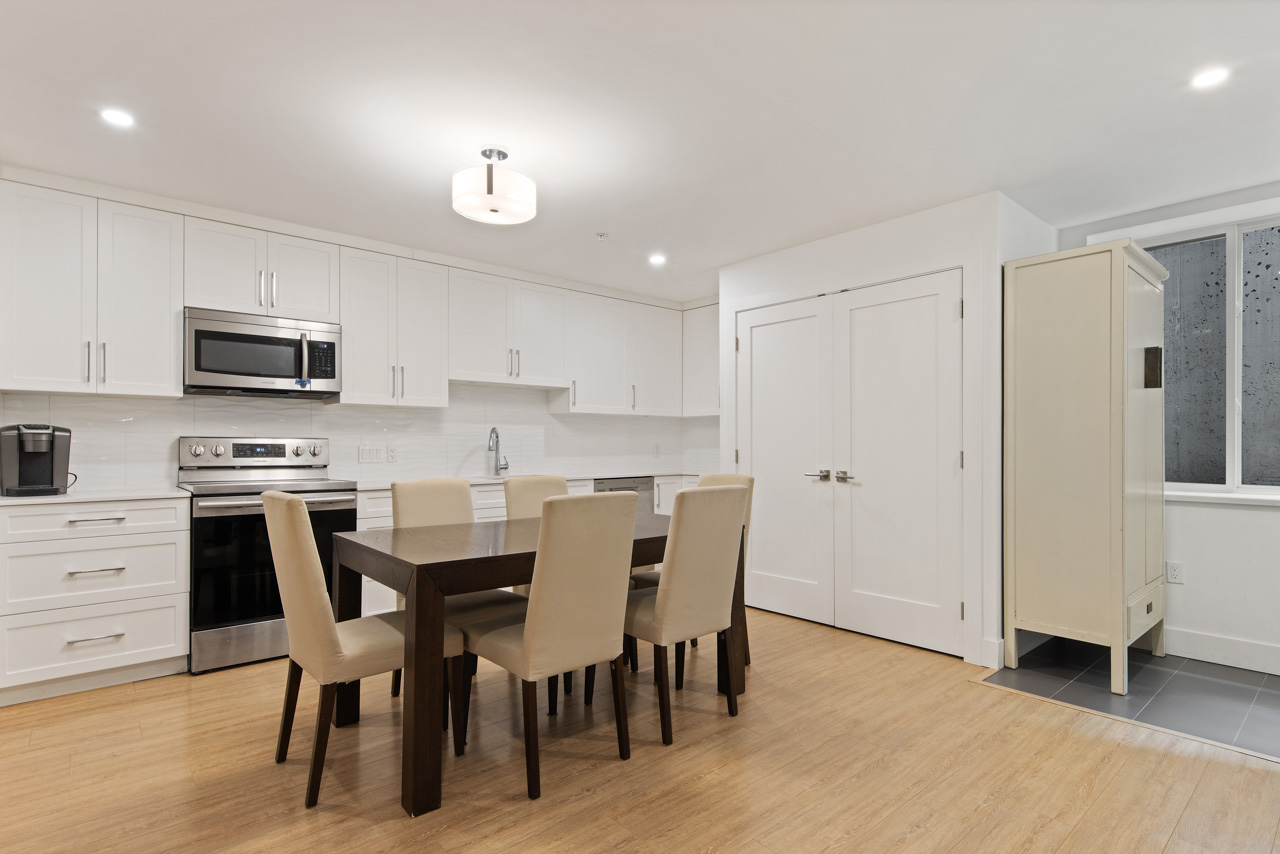 939 Clements Ave, North Vancouver 75