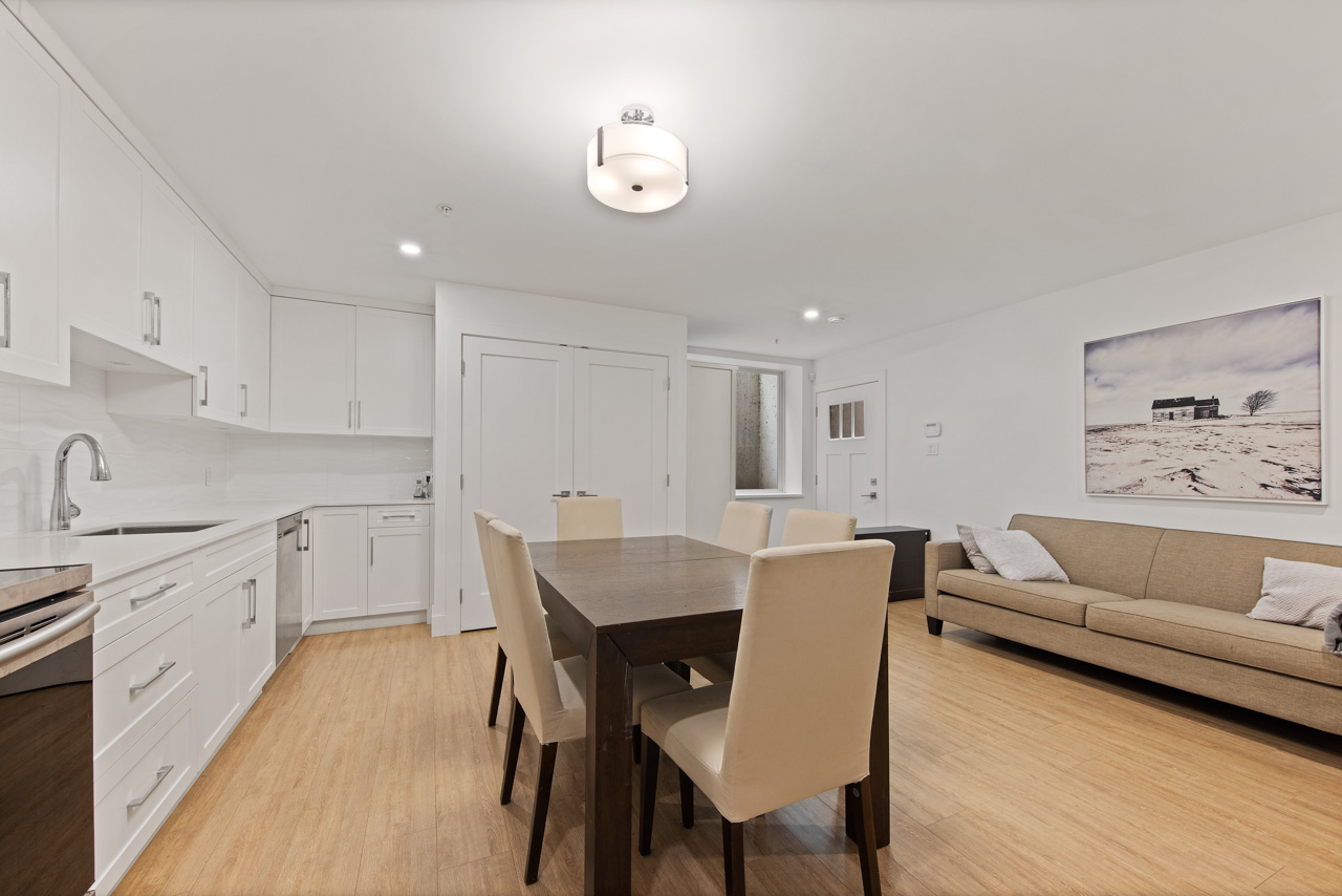 939 Clements Ave, North Vancouver 78
