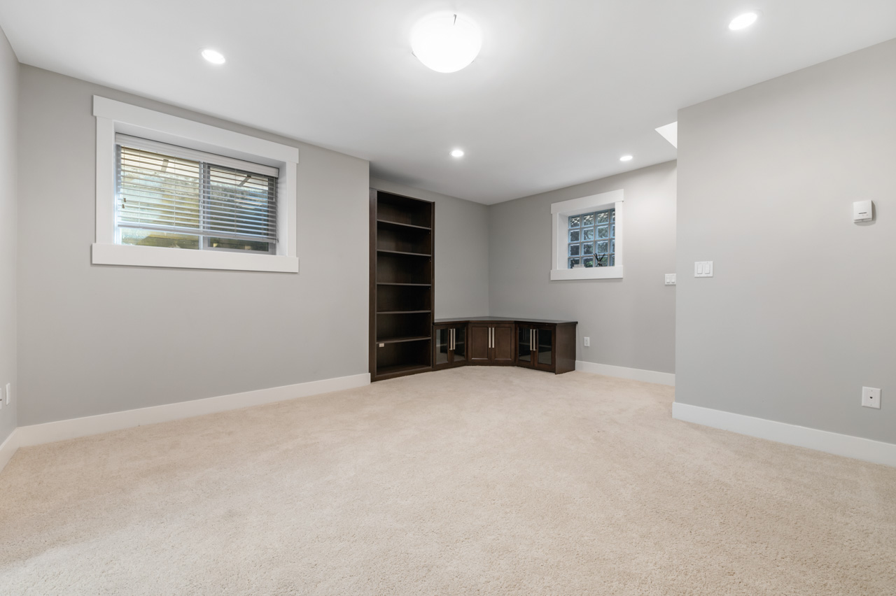 1098 Canyon Boulevard, North Vancouver 47