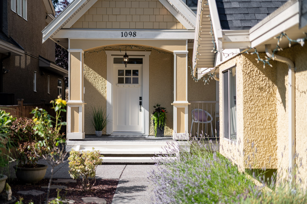 1098 Canyon Boulevard, North Vancouver 2
