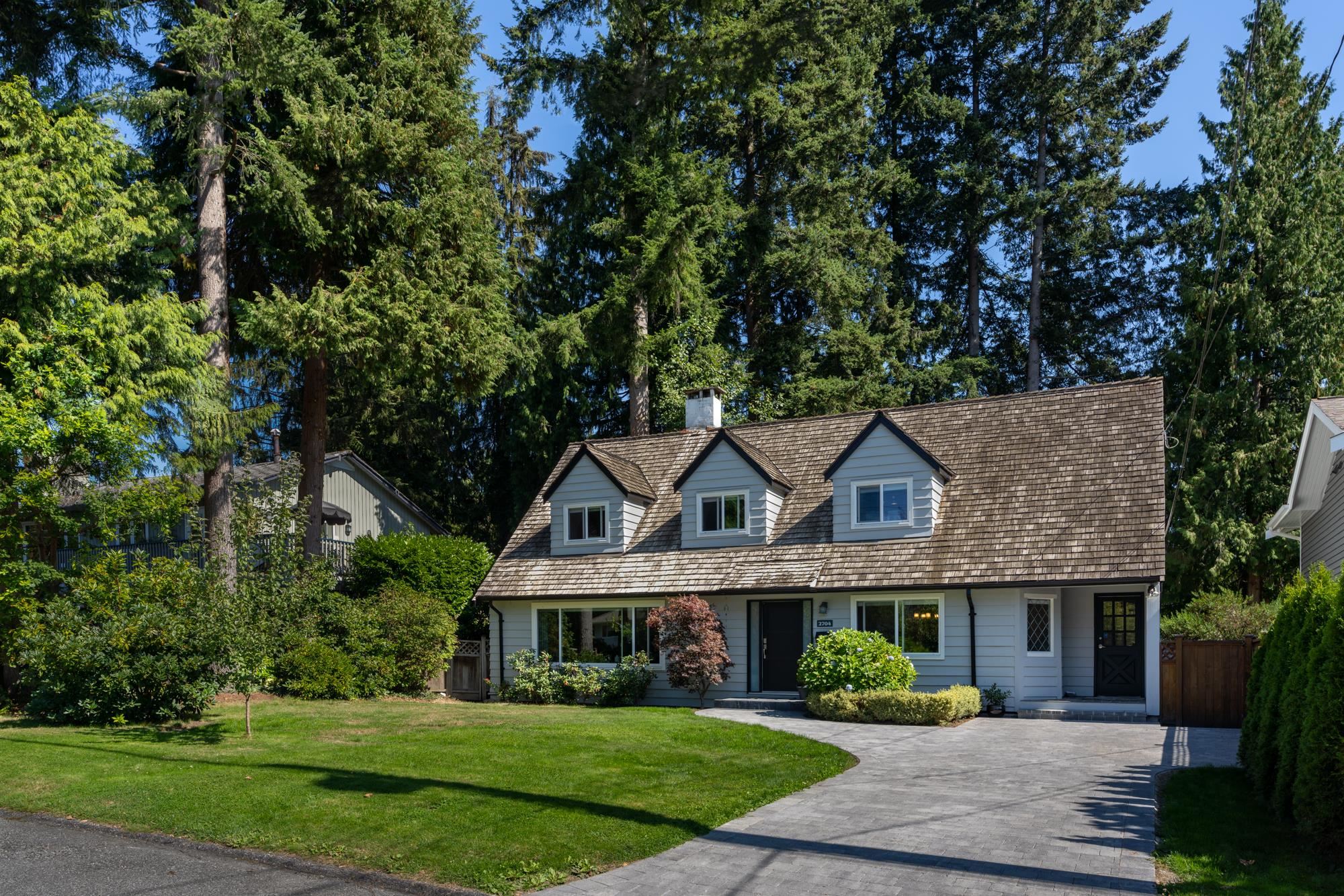 2704 Ailsa Crescent