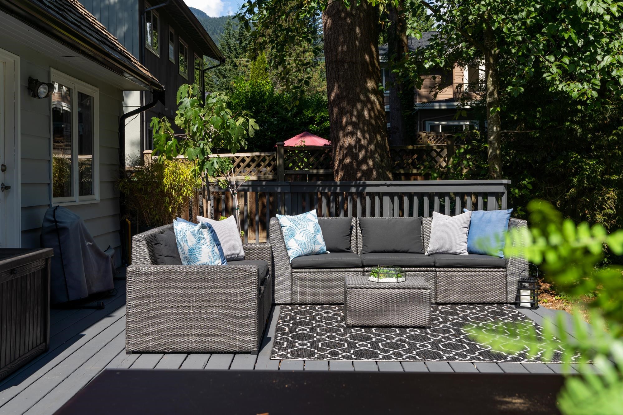 2704 Ailsa Crescent 31
