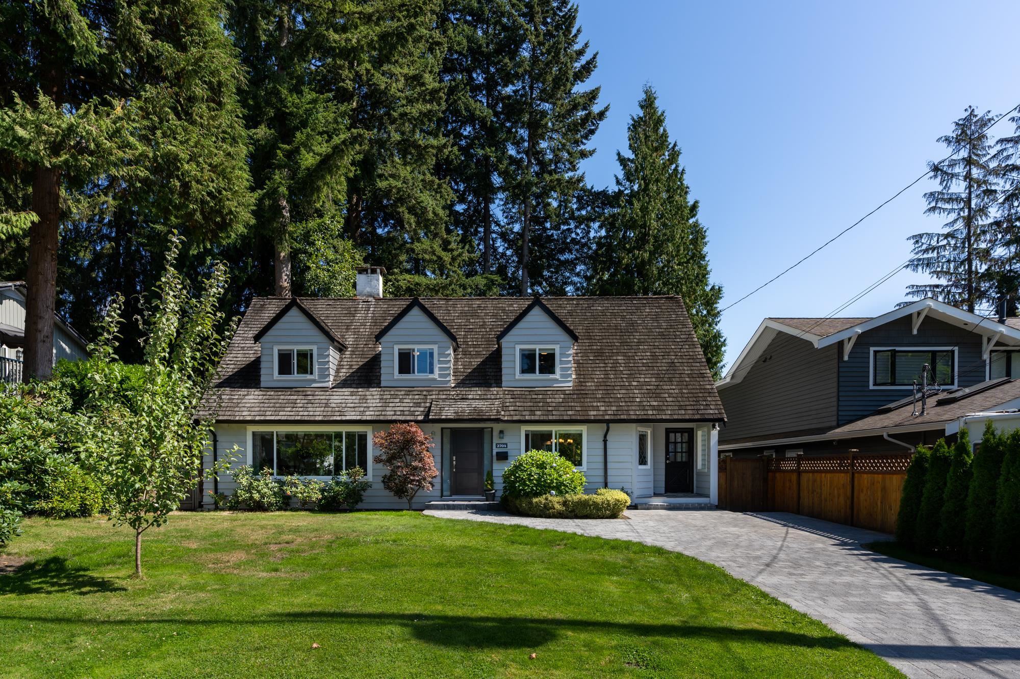 2704 Ailsa Crescent 2
