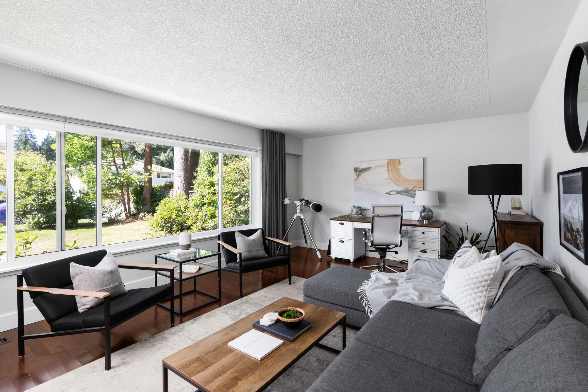 2704 Ailsa Crescent 7