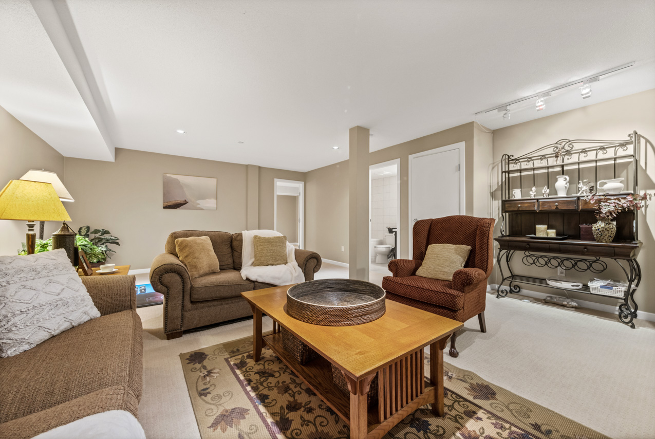 #6 - 3750 Edgemont Boulevard 27
