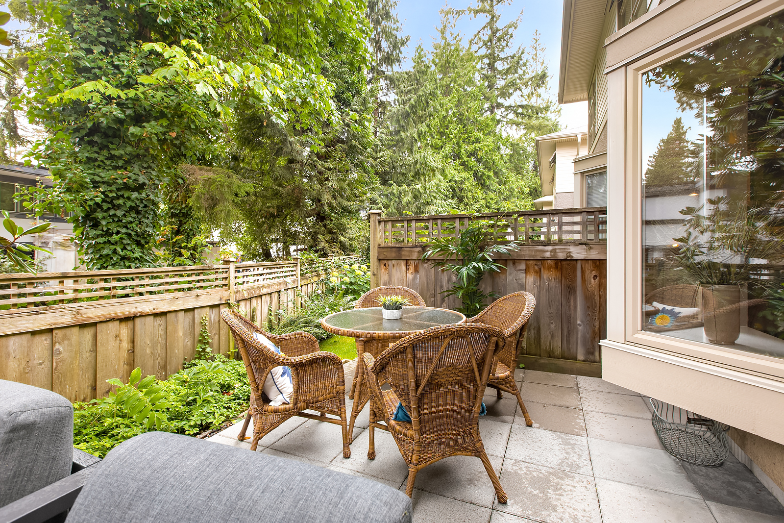#6 - 3750 Edgemont Boulevard 12