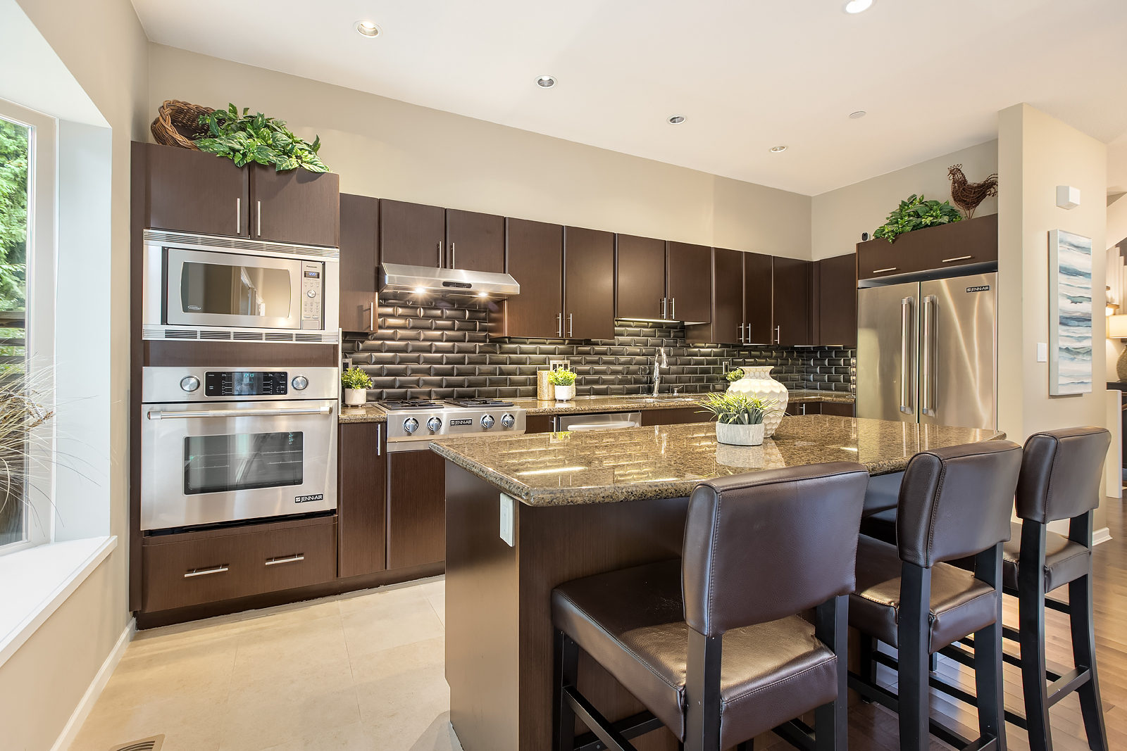 #6 - 3750 Edgemont Boulevard 13