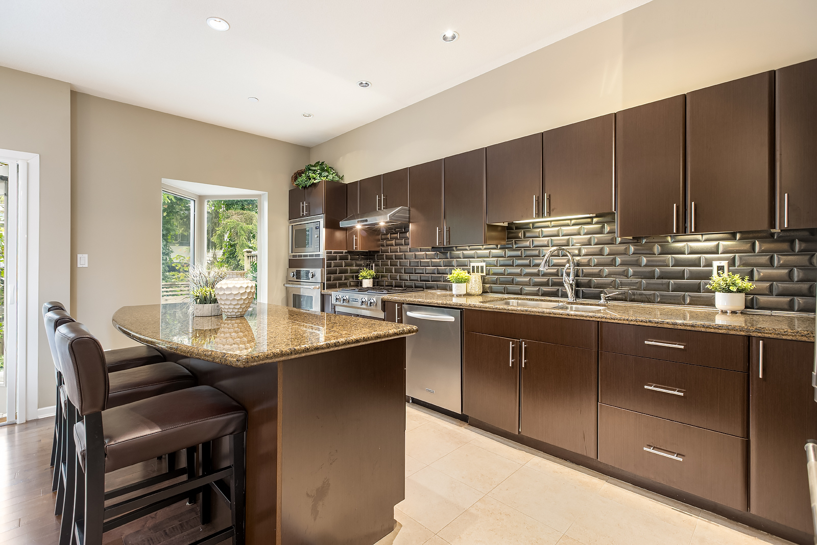#6 - 3750 Edgemont Boulevard 15