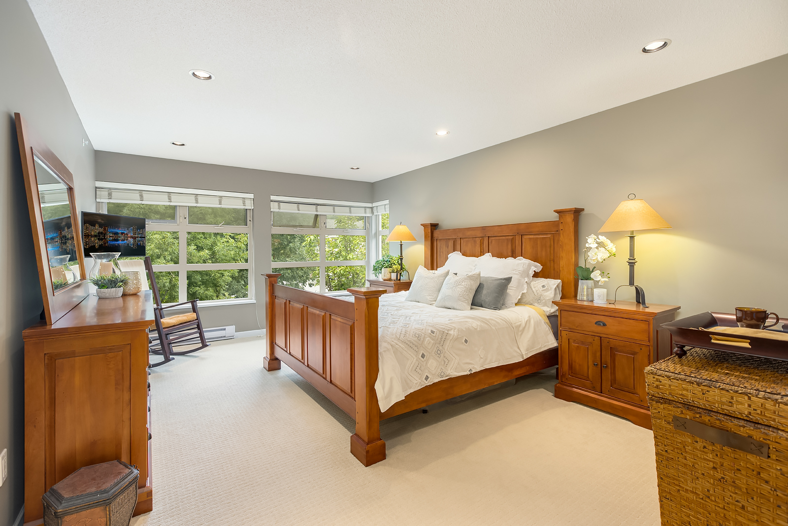 #6 - 3750 Edgemont Boulevard 17