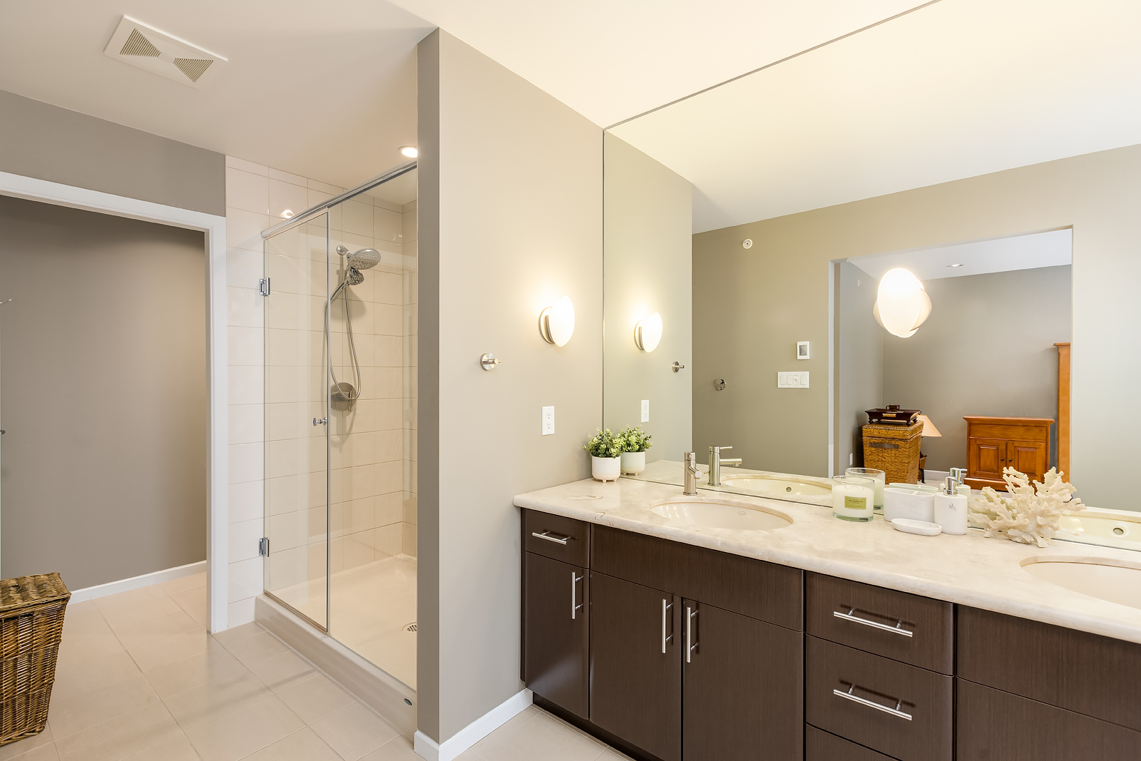 #6 - 3750 Edgemont Boulevard 18