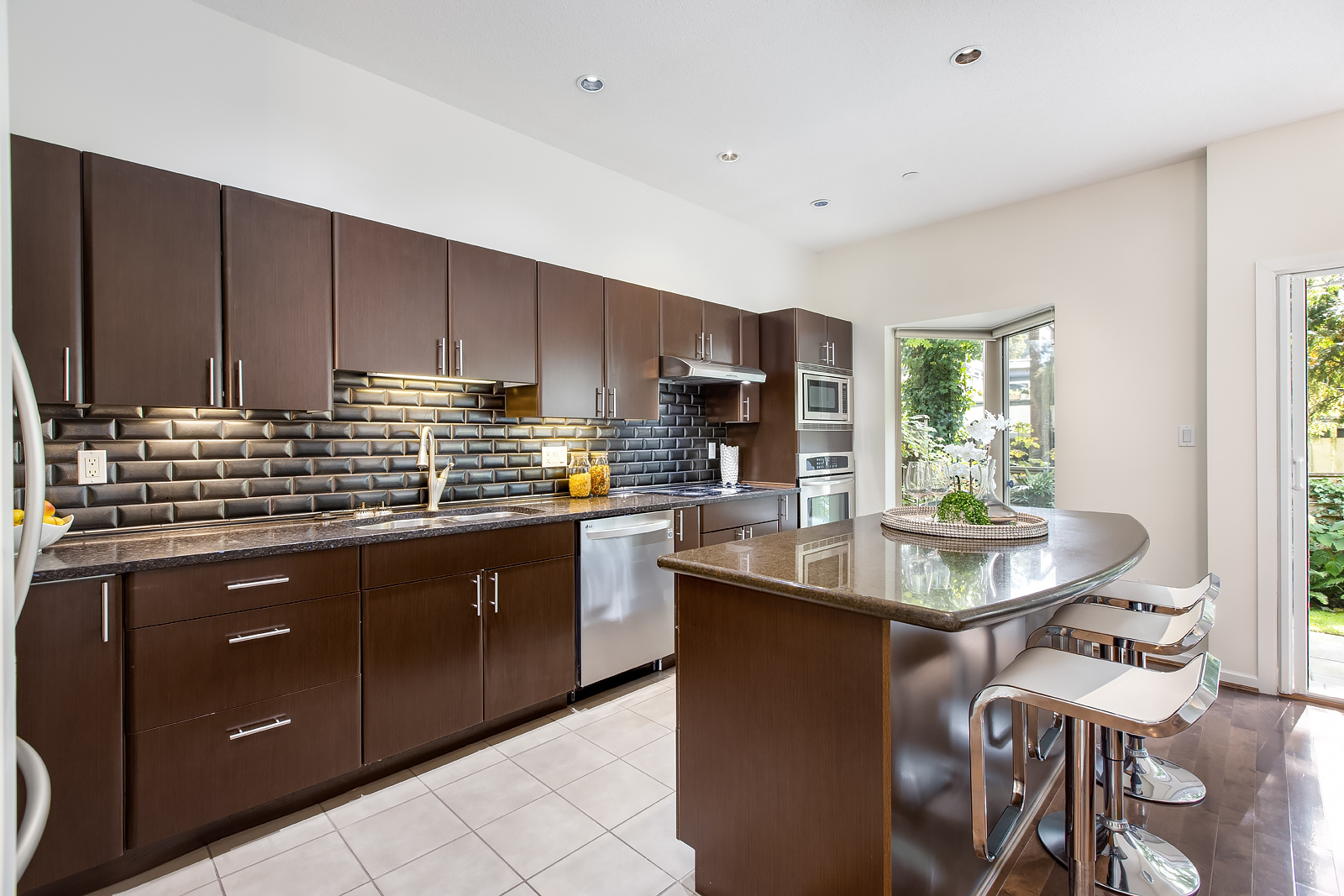 #5 - 3750 Edgemont Boulevard 14
