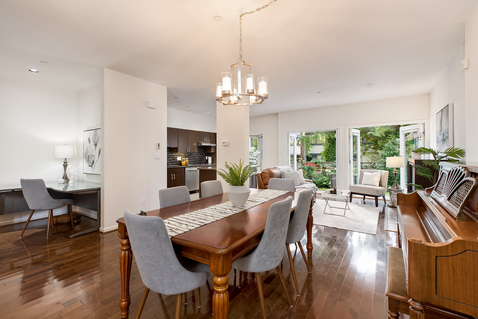 #5 - 3750 Edgemont Boulevard 8