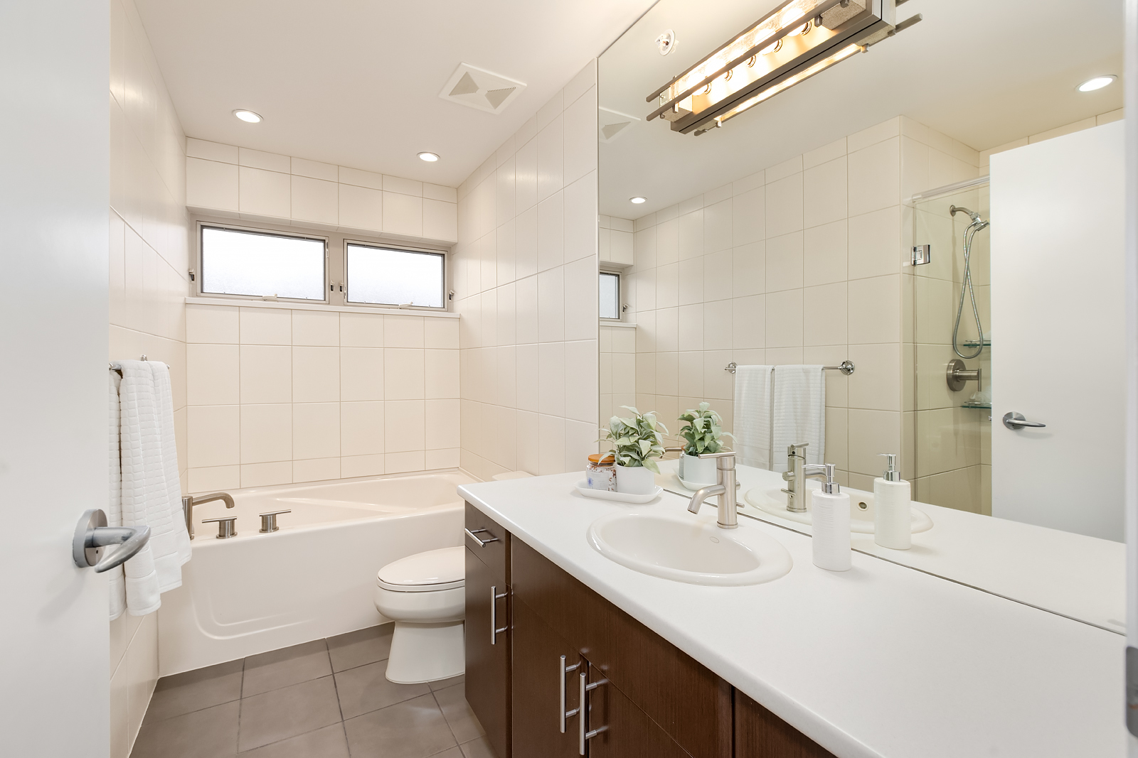 #5 - 3750 Edgemont Boulevard 31