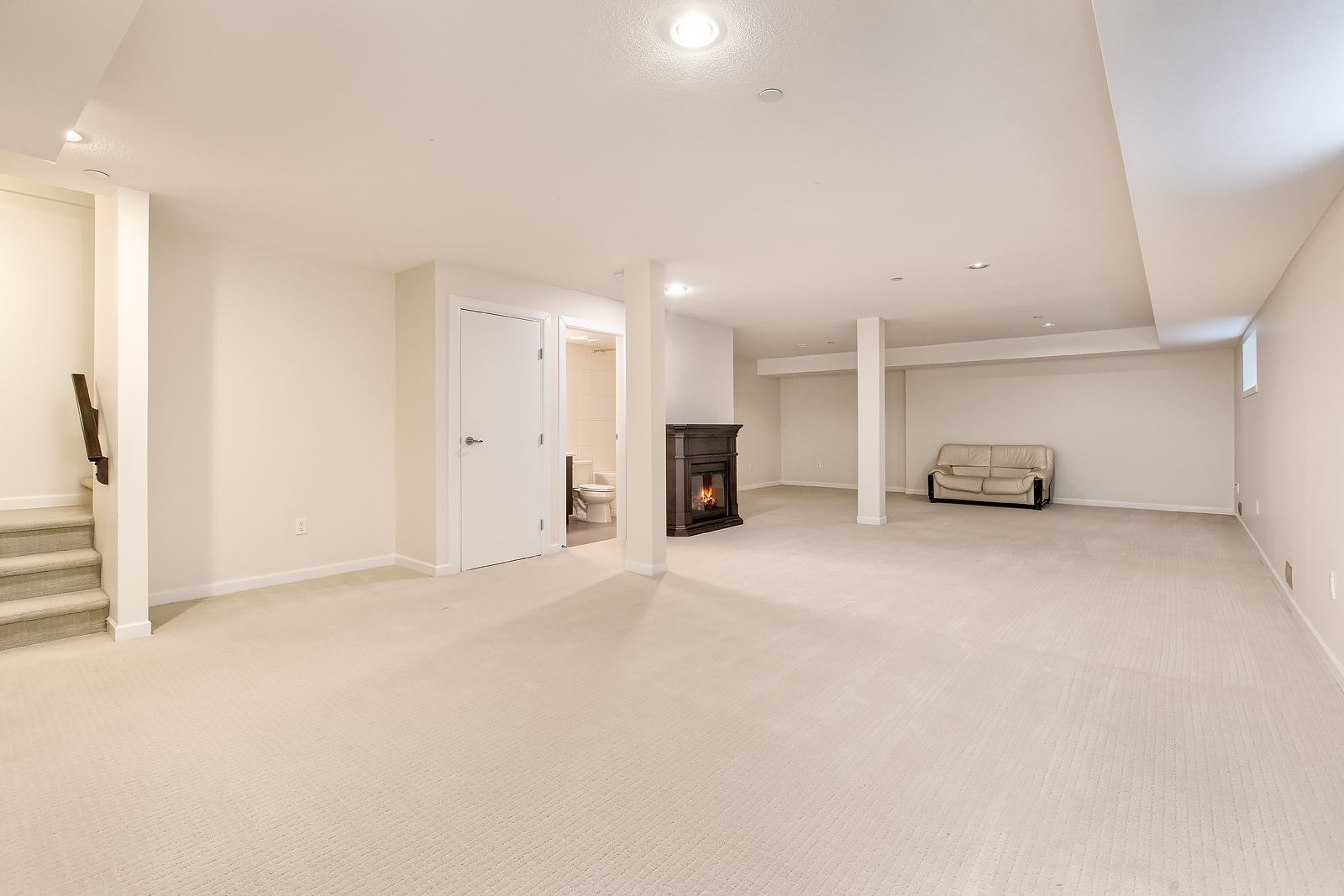 #5 - 3750 Edgemont Boulevard 33