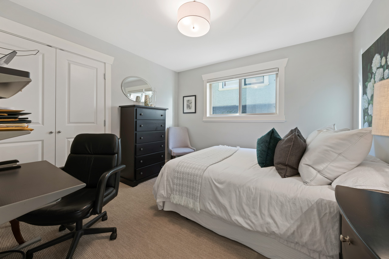 252 W 6TH STREET 50