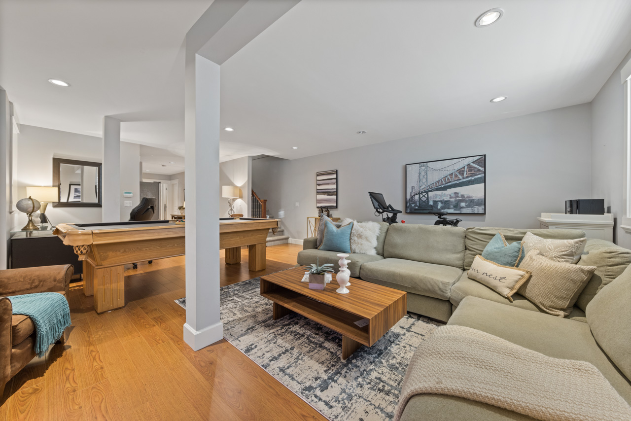 252 W 6TH STREET 53