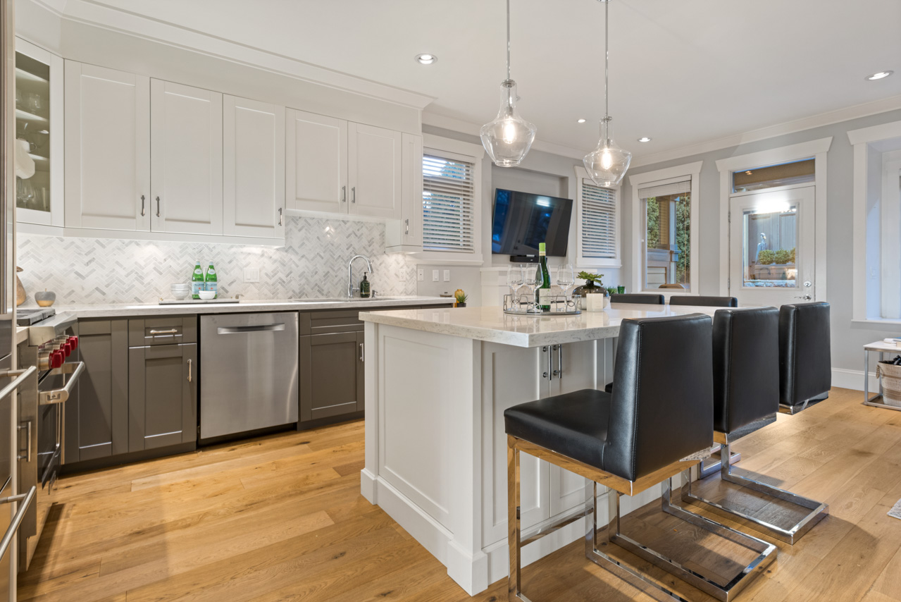 252 W 6TH STREET 26