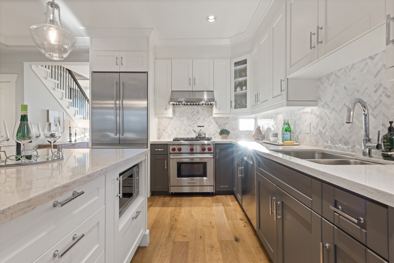 252 W 6TH STREET 24
