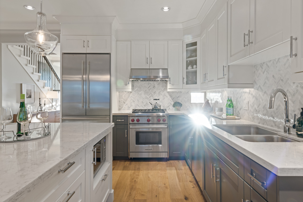 252 W 6TH STREET 23