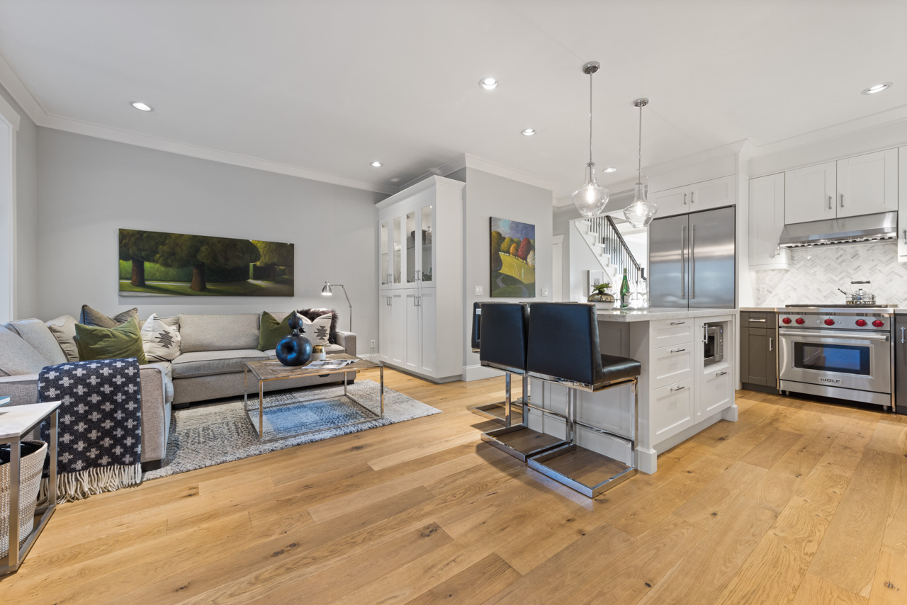 252 W 6TH STREET 28