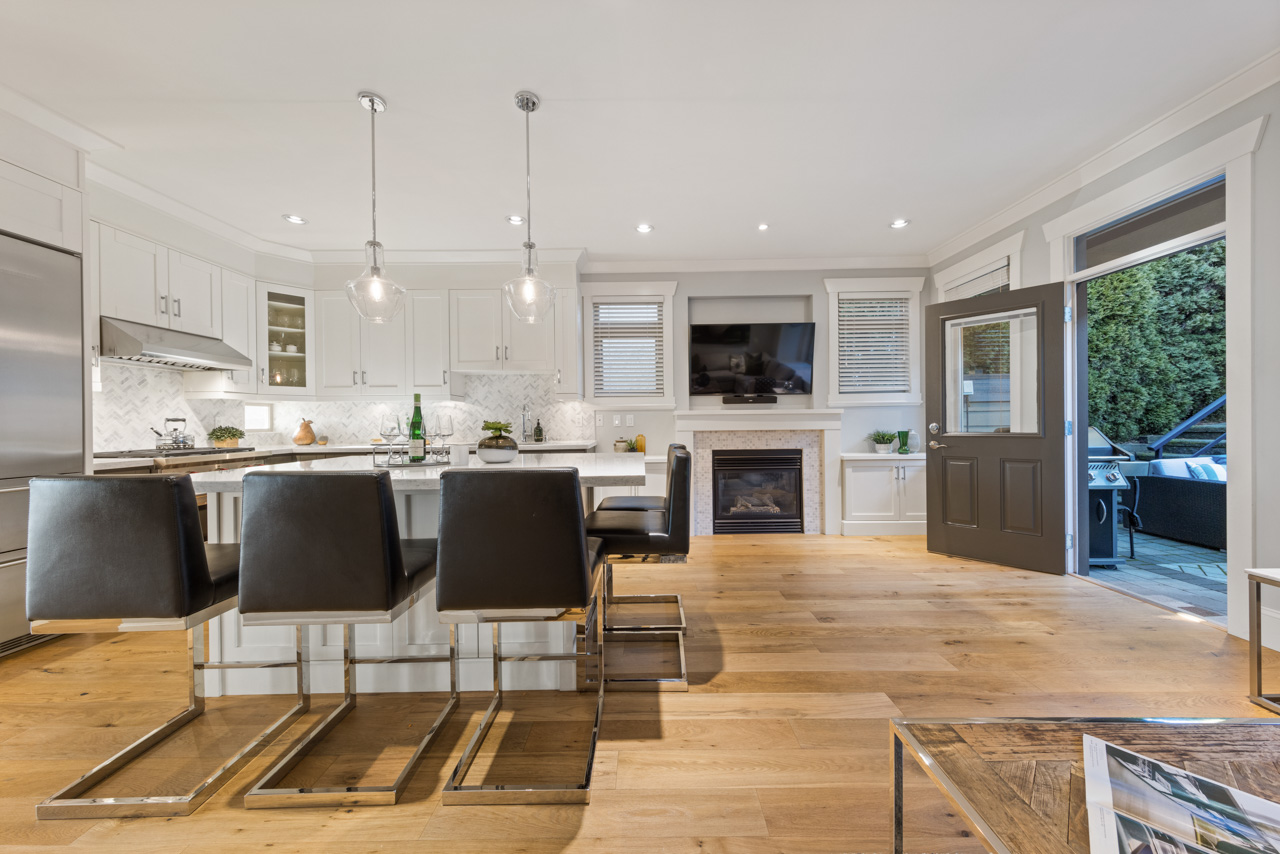 252 W 6TH STREET 27