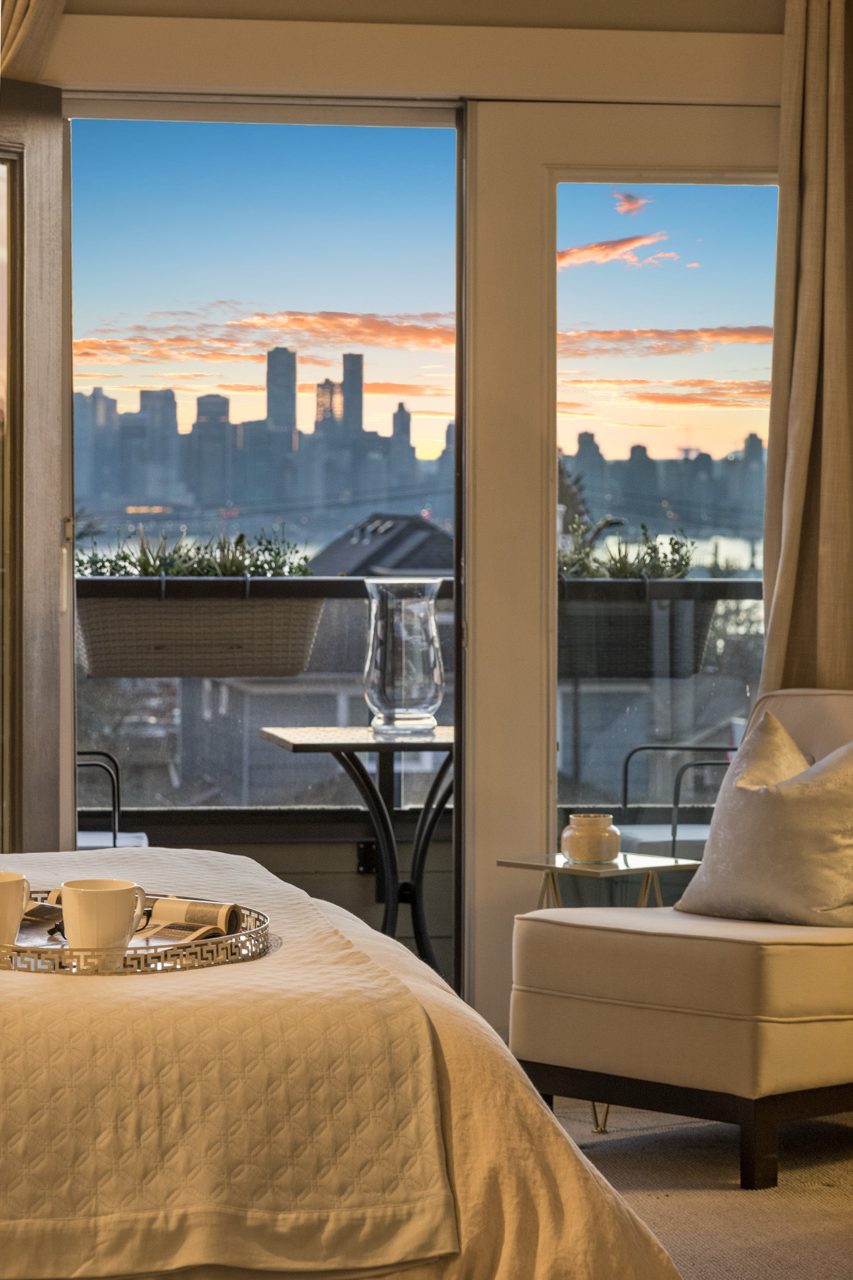 252 W 6TH STREET 40