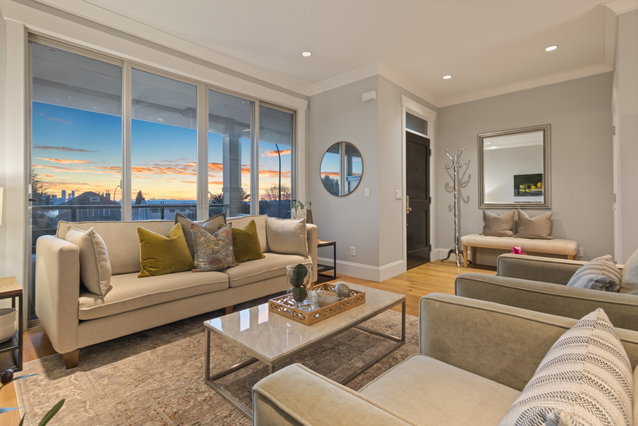 252 W 6TH STREET 10