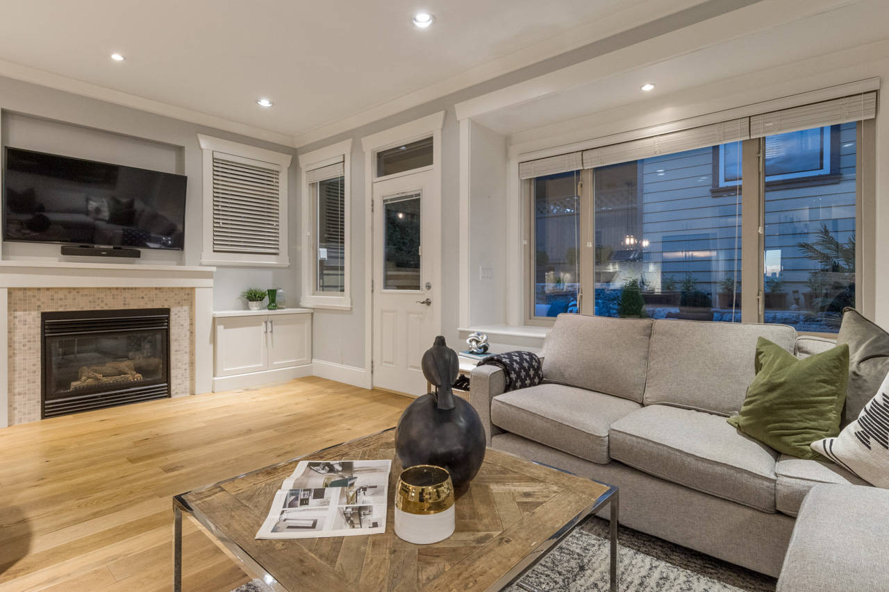 252 W 6TH STREET 29