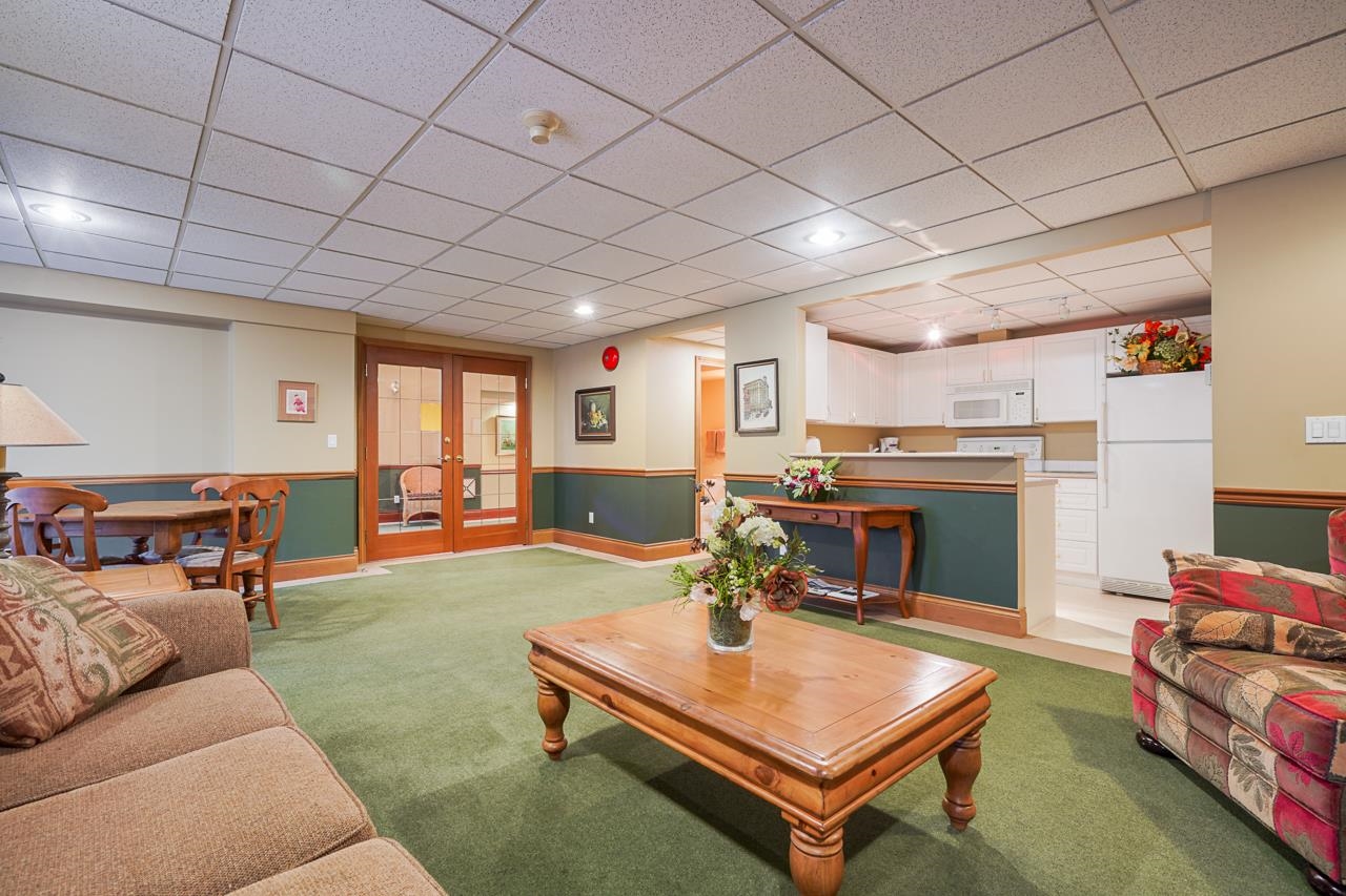 307 678 W QUEENS ROAD 21
