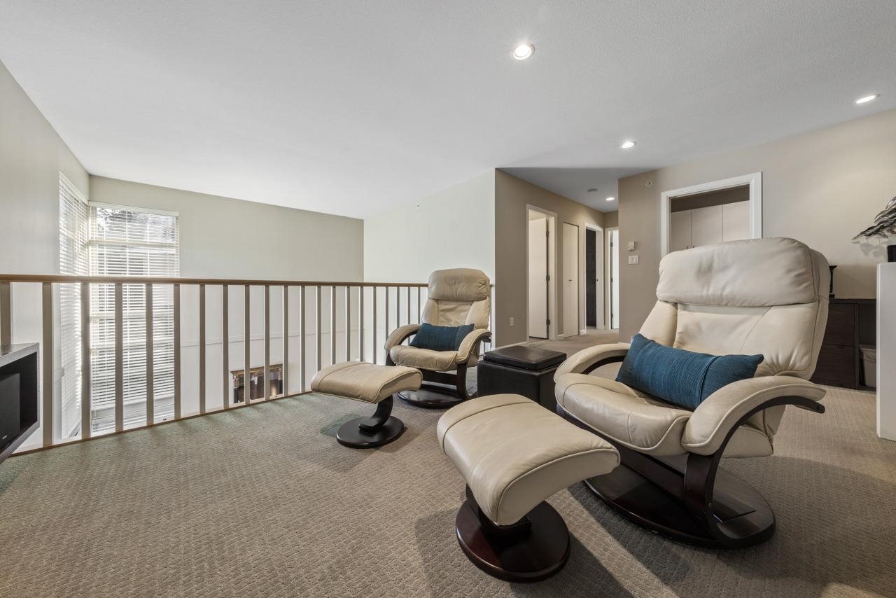 23 3750 EDGEMONT BOULEVARD 16
