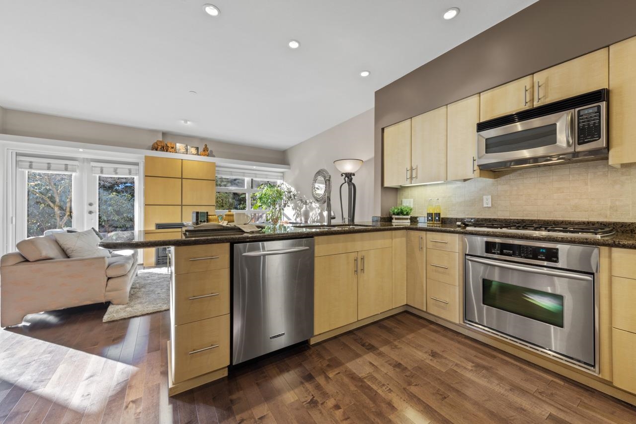 23 3750 EDGEMONT BOULEVARD 5