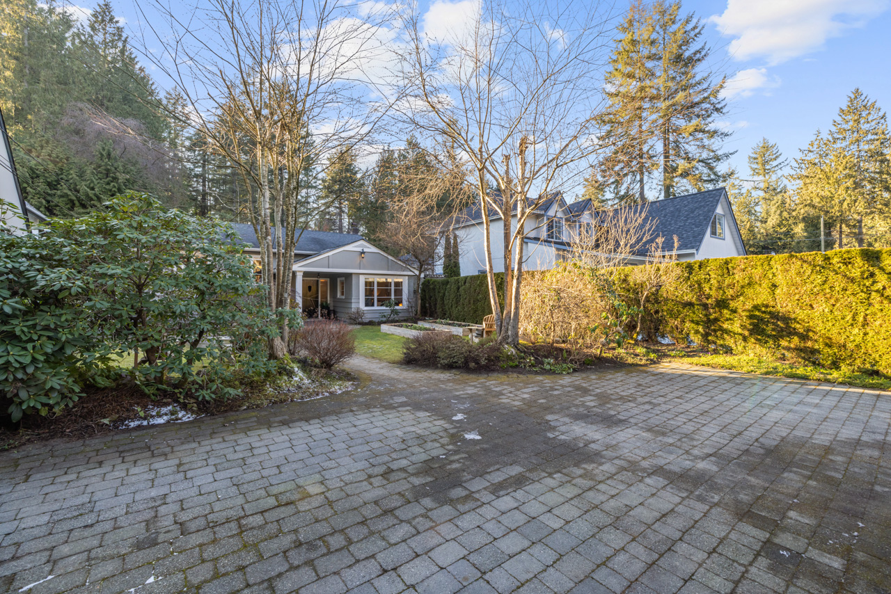 1949 Mackay Avenue, North Vancouver 21