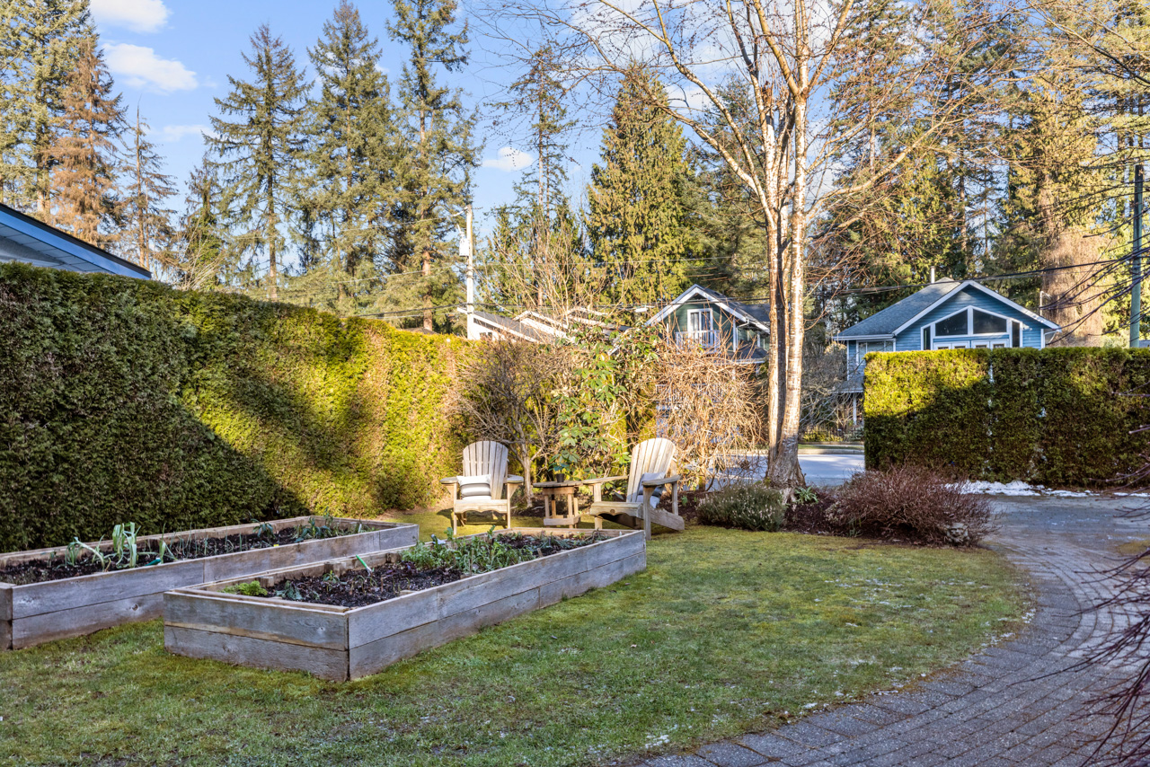 1949 Mackay Avenue, North Vancouver 22