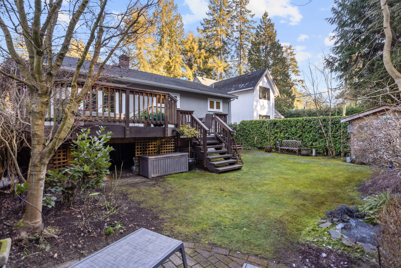 1949 Mackay Avenue, North Vancouver 24