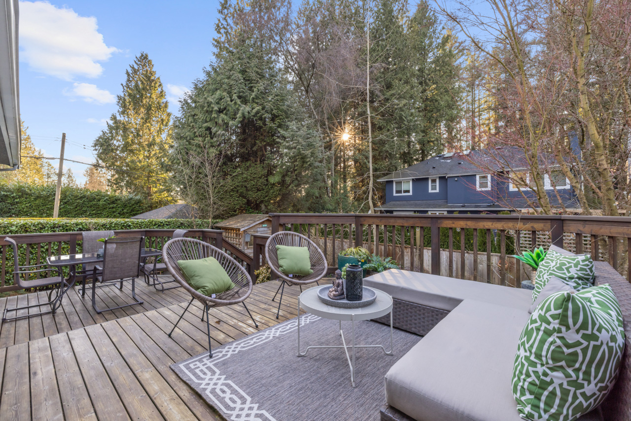 1949 Mackay Avenue, North Vancouver 18