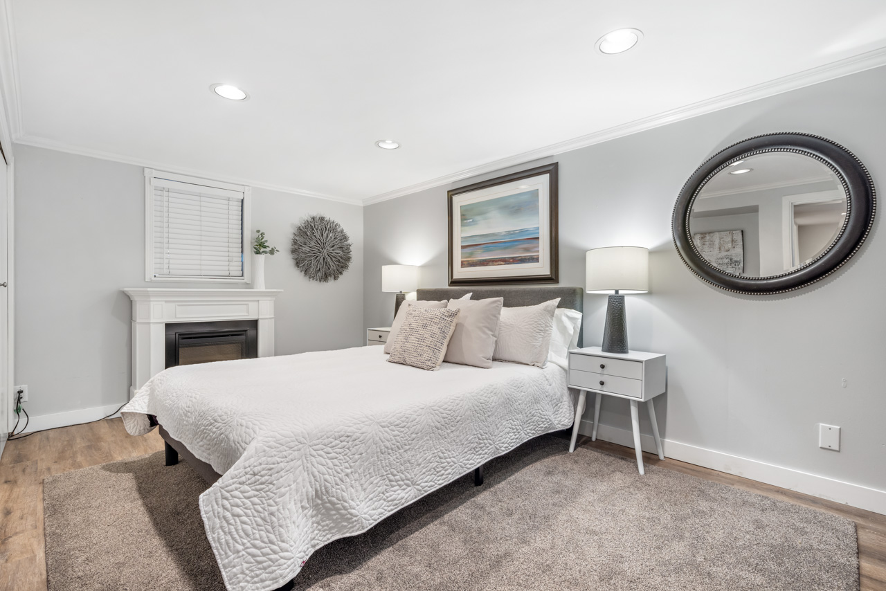 1949 Mackay Avenue, North Vancouver 12