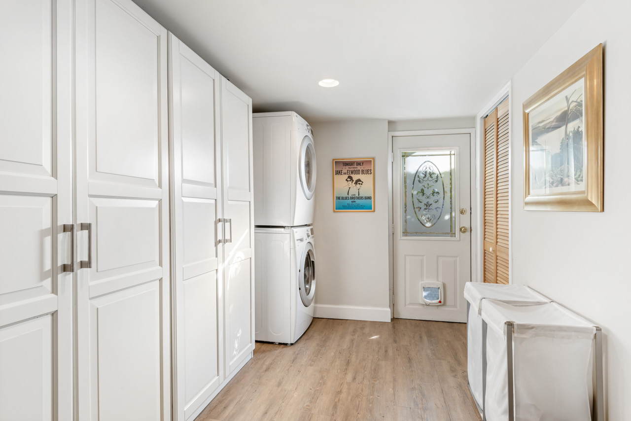 1949 Mackay Avenue, North Vancouver 16