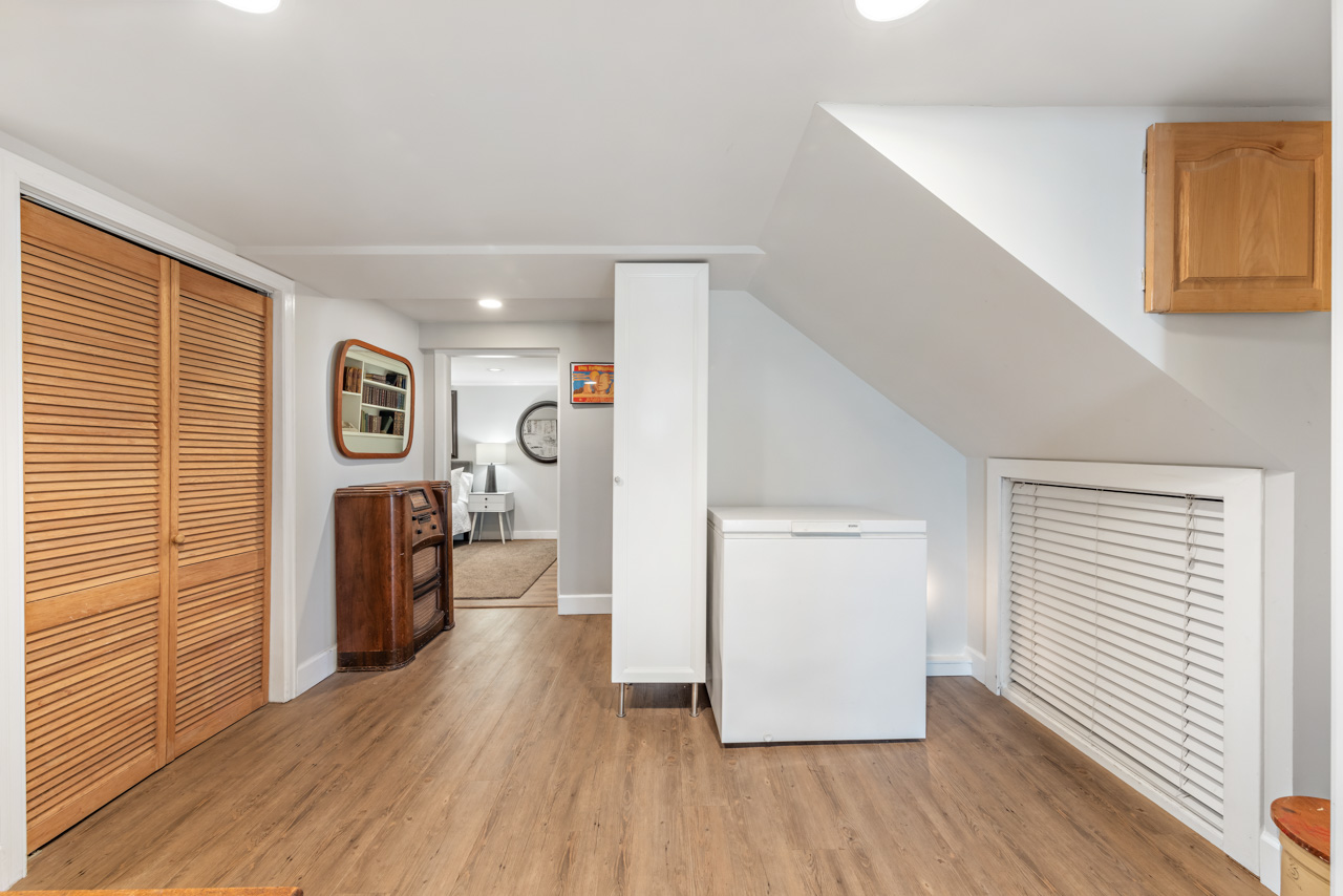 1949 Mackay Avenue, North Vancouver 15