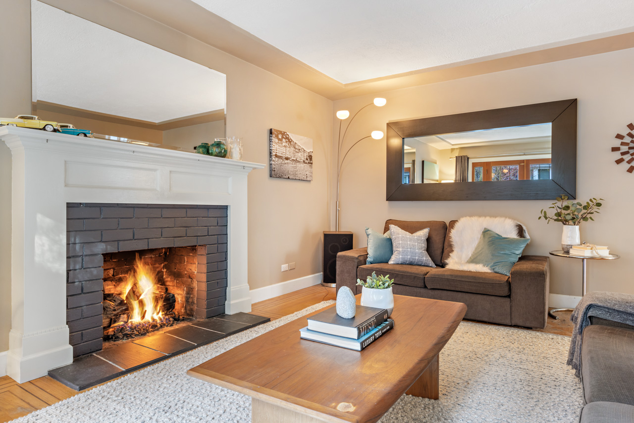 1949 Mackay Avenue, North Vancouver 4