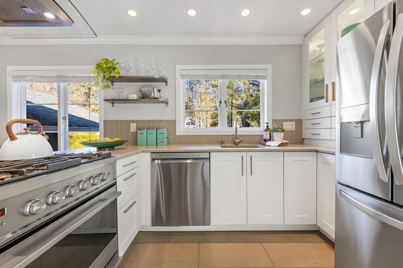 1949 Mackay Avenue, North Vancouver 6