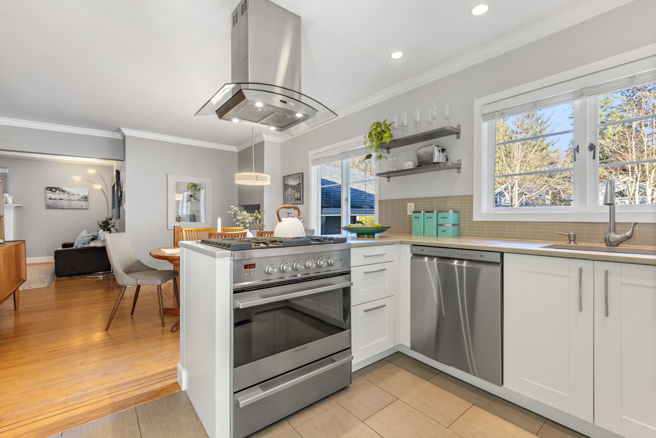 1949 Mackay Avenue, North Vancouver 5