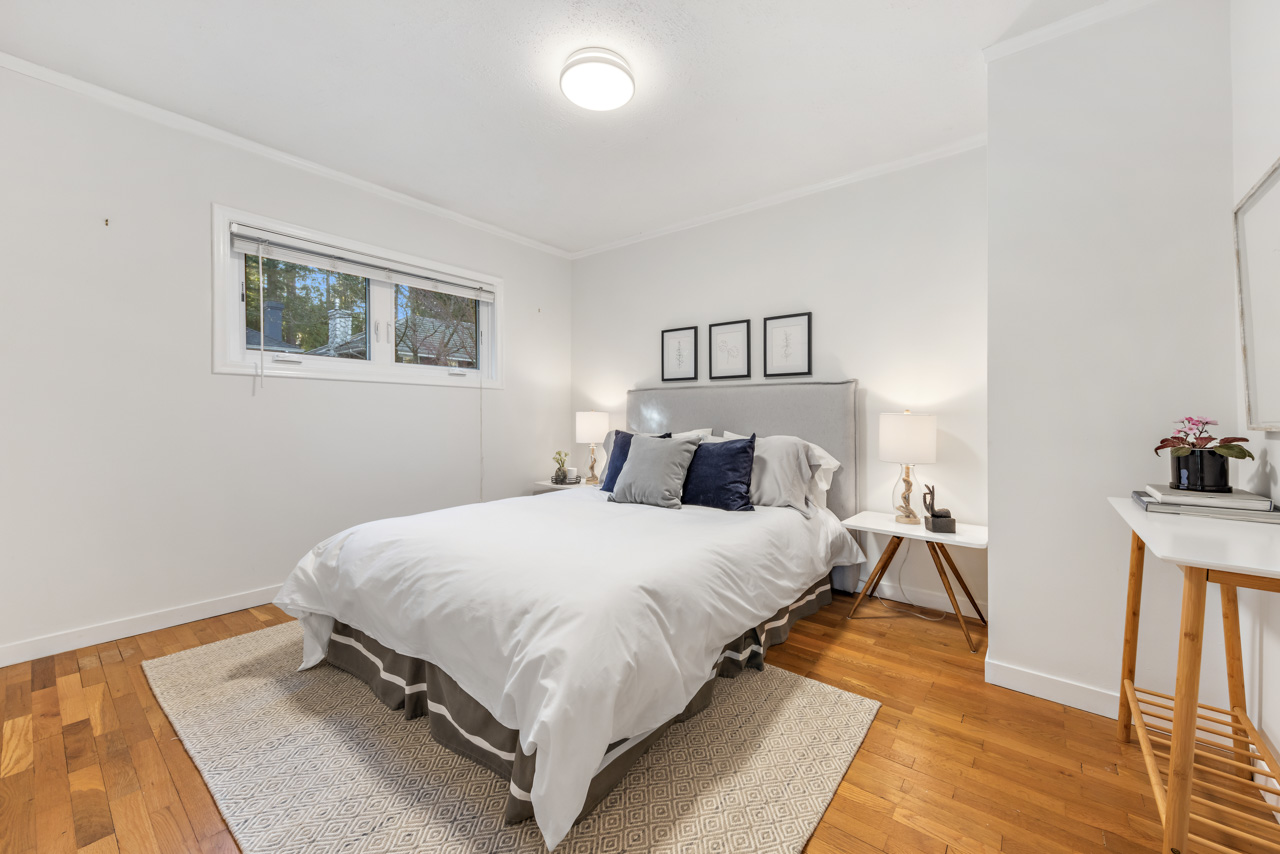 1949 Mackay Avenue, North Vancouver 10